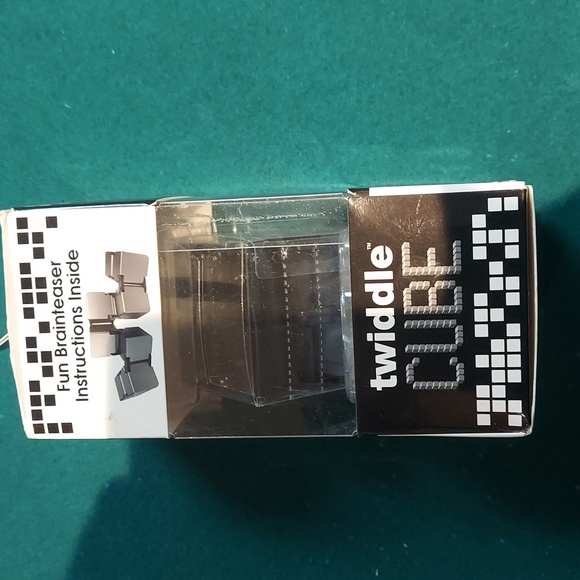 Twiddle Cube Black  Brainteaser fun ultimate toy New - Picture 4 of 5